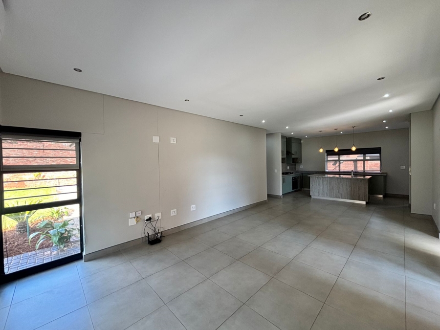 3 Bedroom Property for Sale in Van Der Hoff Park North West